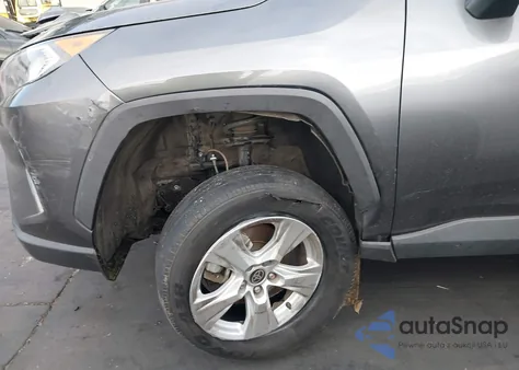 2021 Toyota Rav4 Xle z USA, uszkodzony, nr VIN 2T3W1RFVXMC136069